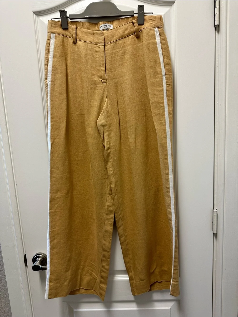 Banana Republic | Side-Stripe Linen Pants